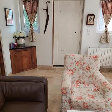 L'etang Des Cigales Apartment *
